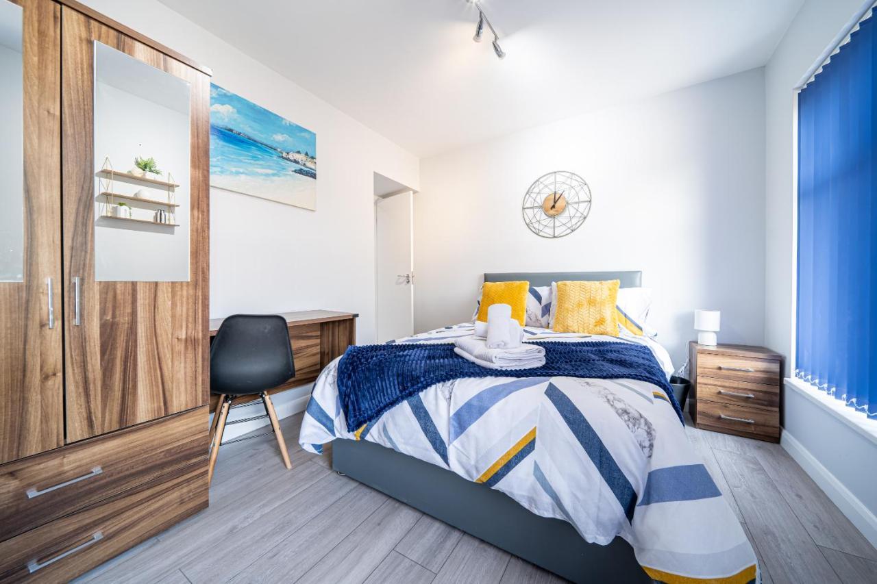 Studios With Ensuite Showers & Share Kitchens Prime Location Near Hospital, Town Center Apt 3 St Helens  Exterior foto